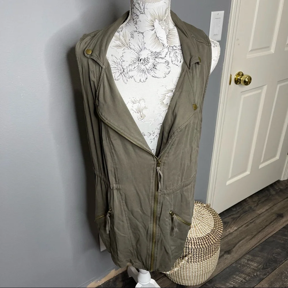 Maurices Army Green Size XL Knit Vest Full Zip Hooded